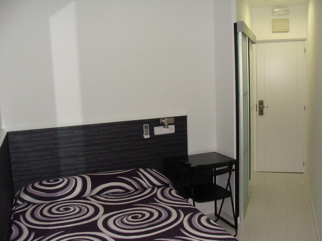 Hostal Jq Madrid 1 ภายนอก รูปภาพ