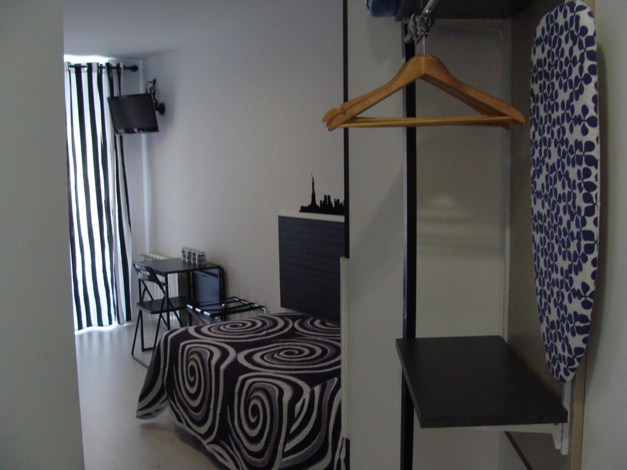 Hostal Jq Madrid 1 ภายนอก รูปภาพ