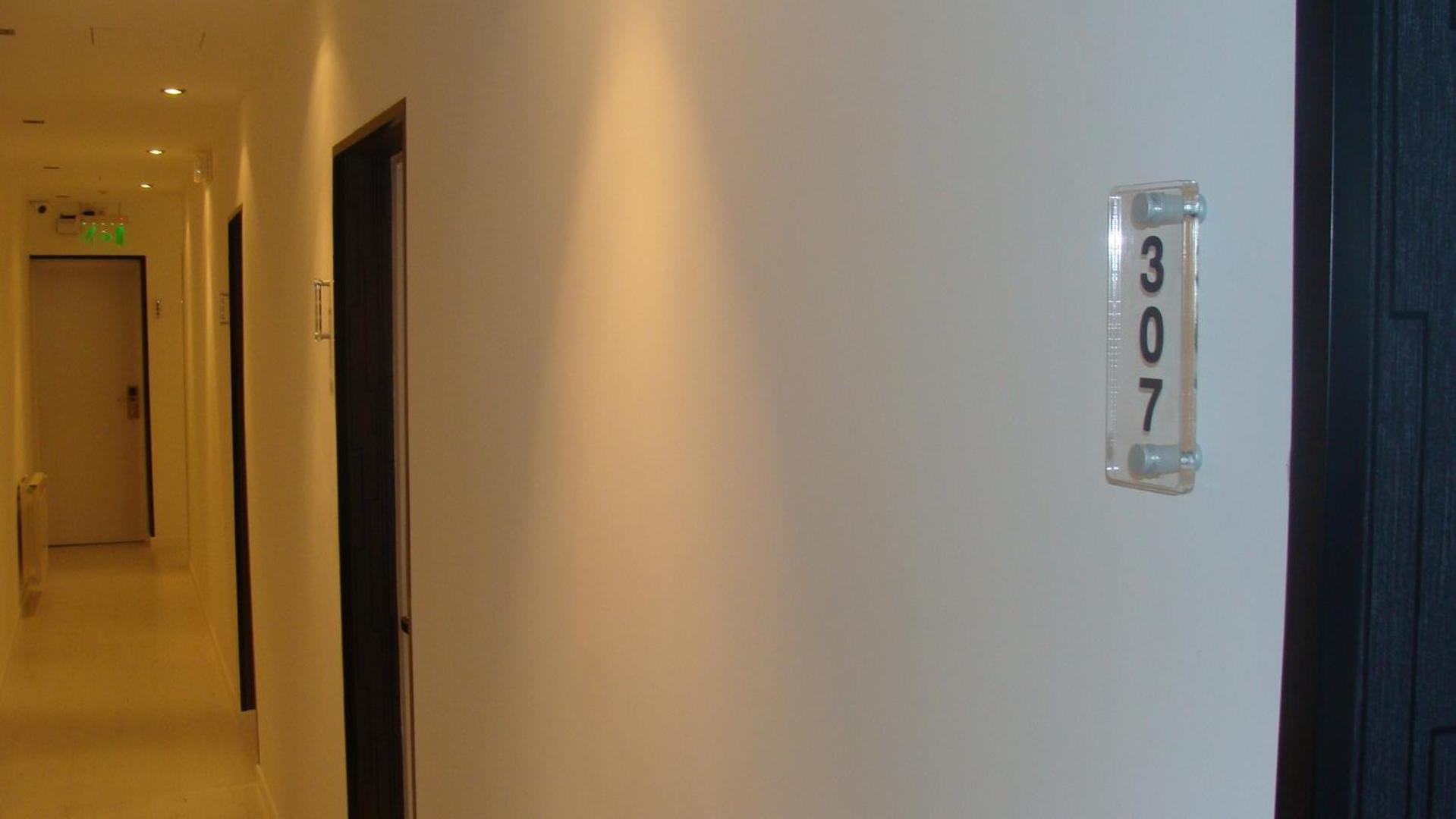 Hostal Jq Madrid 1 ภายนอก รูปภาพ