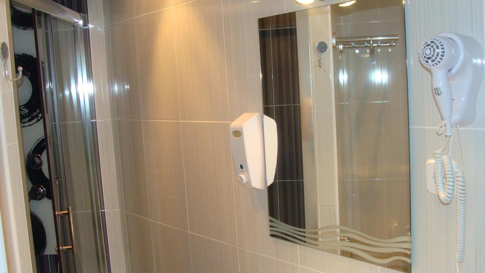 Hostal Jq Madrid 1 ภายนอก รูปภาพ