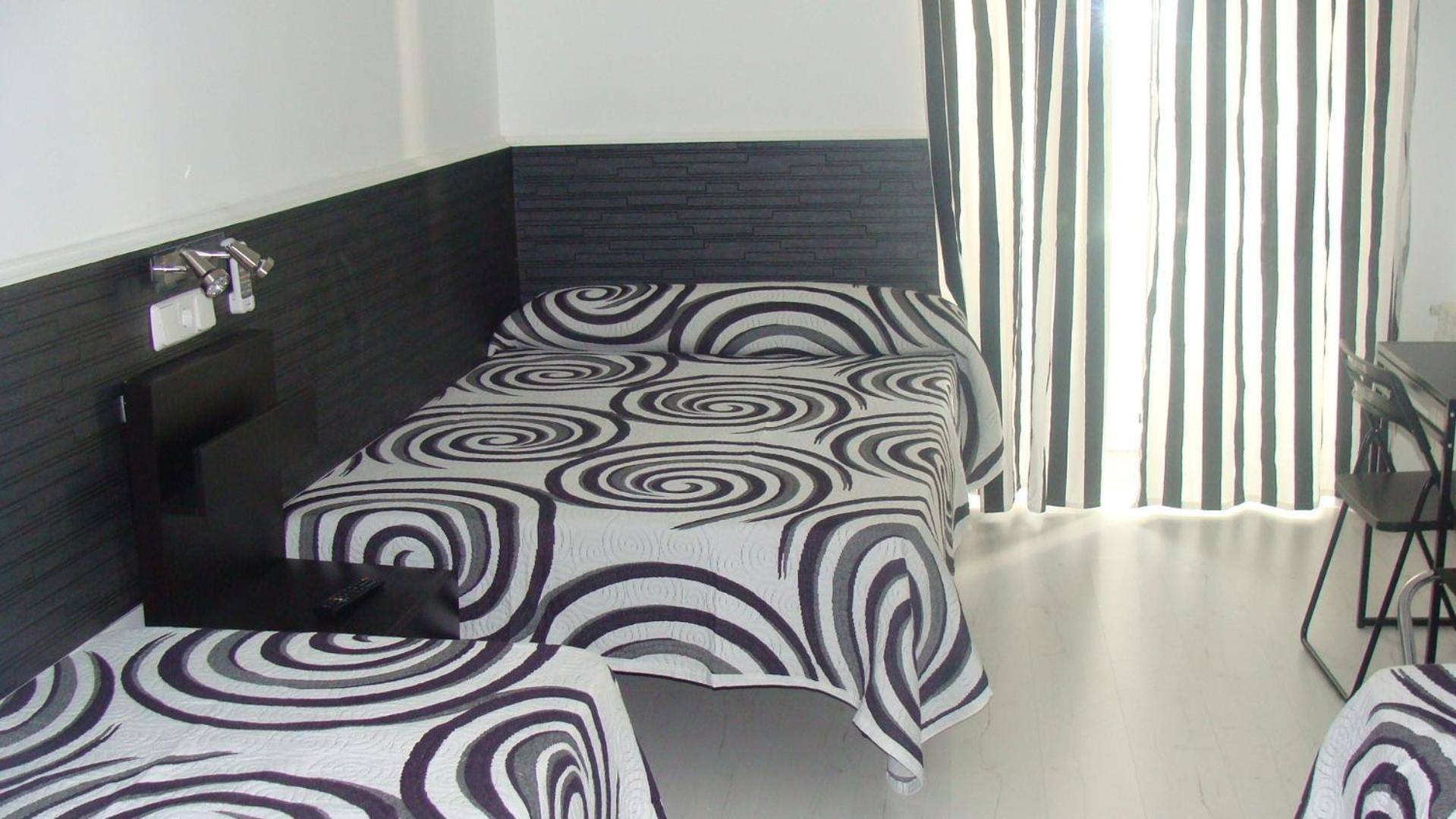 Hostal Jq Madrid 1 ภายนอก รูปภาพ
